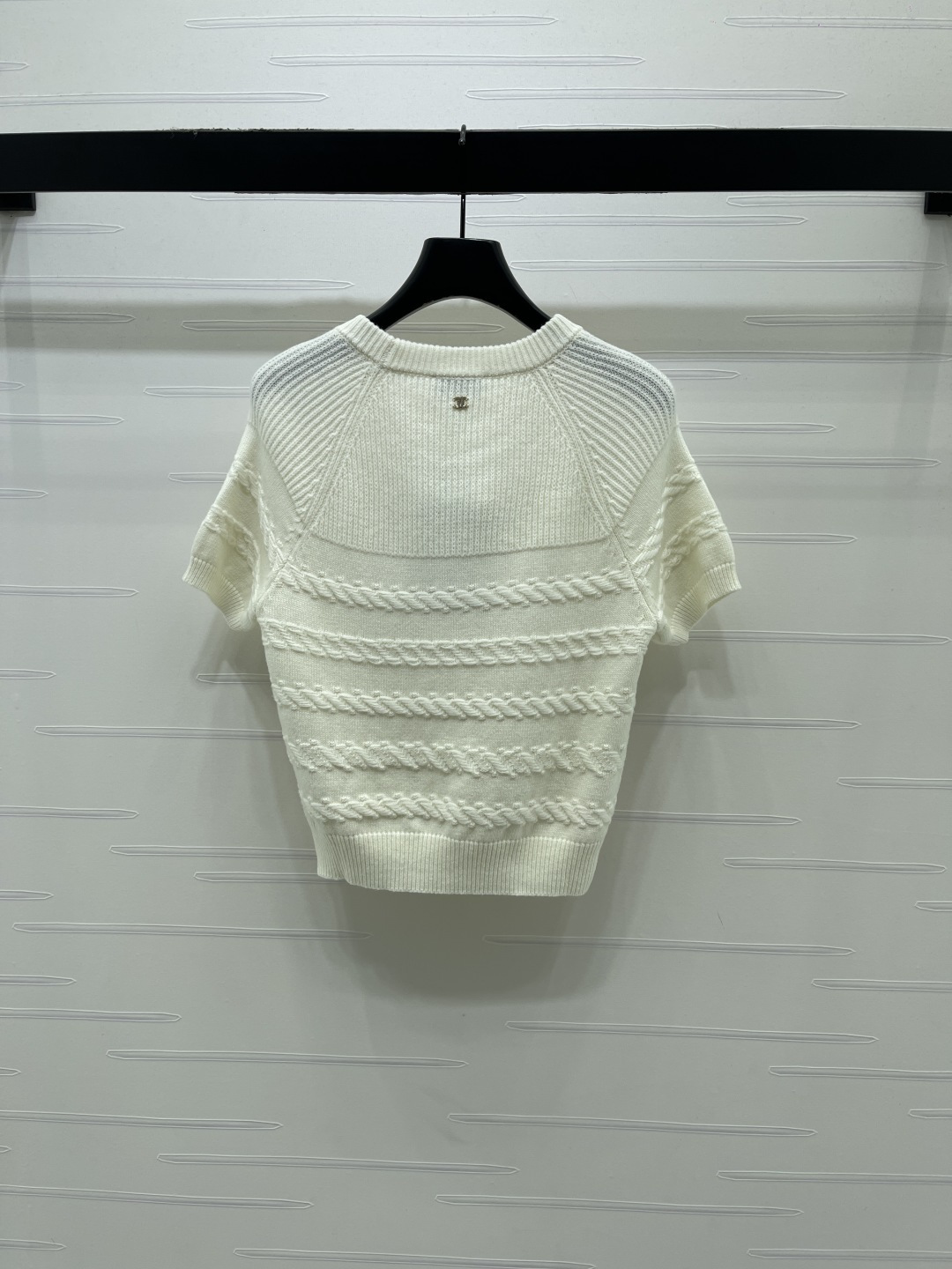 Women's short sleeves